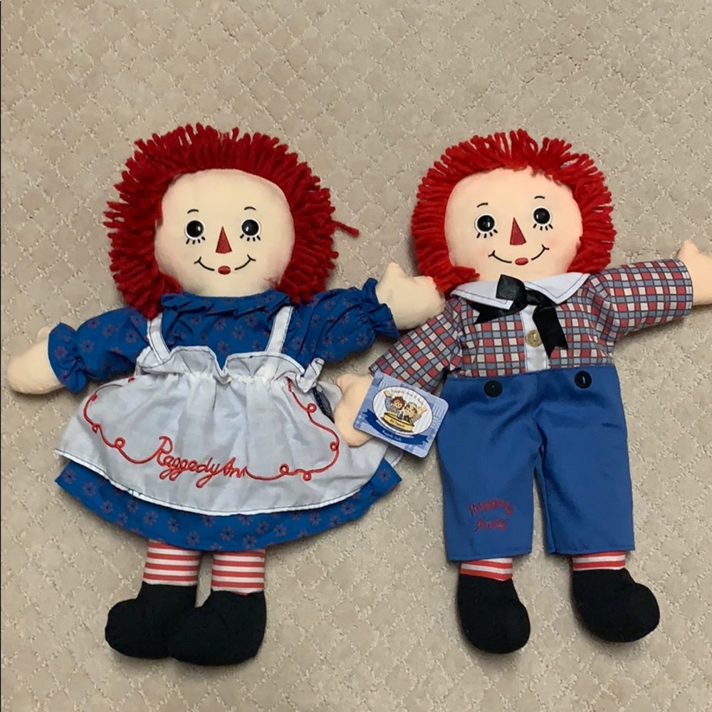 Raggedy Ann & Andy w/original tags on both dolls